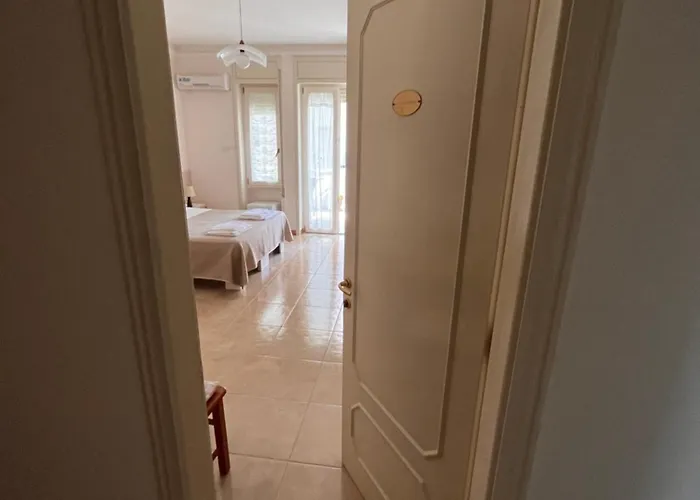 Kalypso Bed & Breakfast 3*