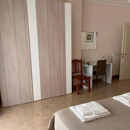 Kalypso Bed & Breakfast 3*